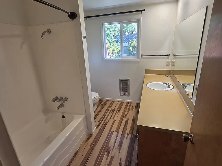 3945 Oak St — Photo 14