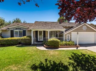 2212 Meadowbrook Rd, Sacramento, CA 95825