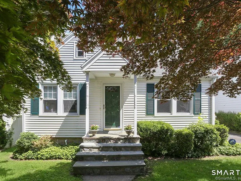 24 Henry St — Photo 1