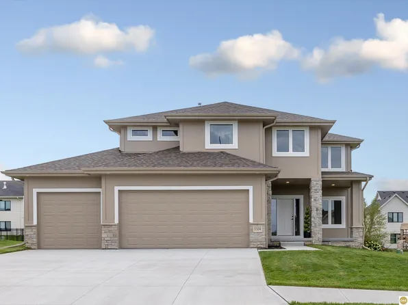 5504 N 205th St, Elkhorn, NE 68022