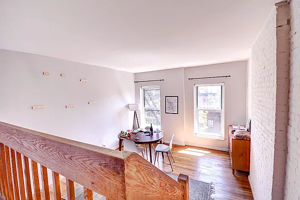 Rented by Urbane Brokerage | media 10