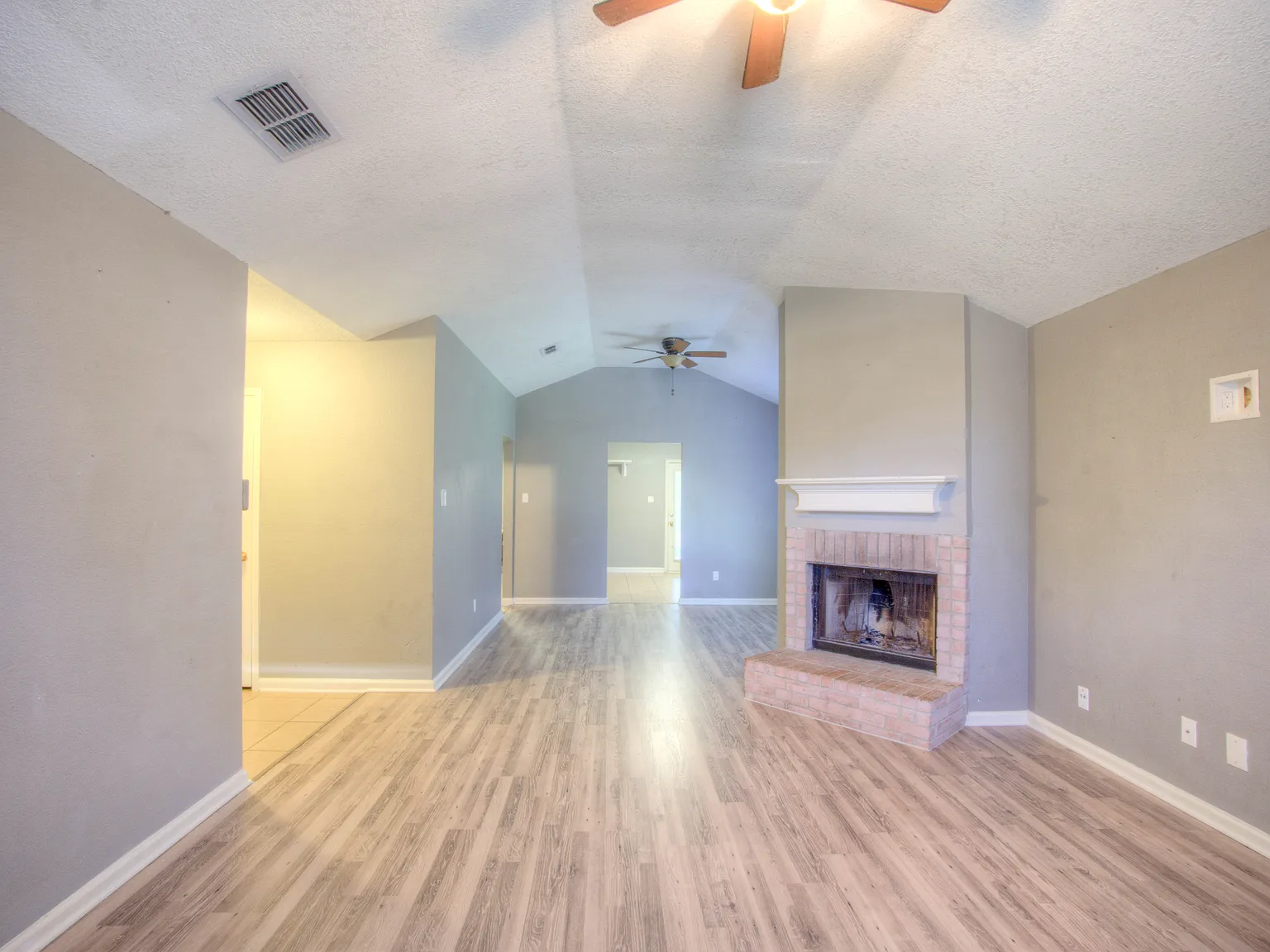 3 bed, 1638 sqft, $2,000 — Photo 3