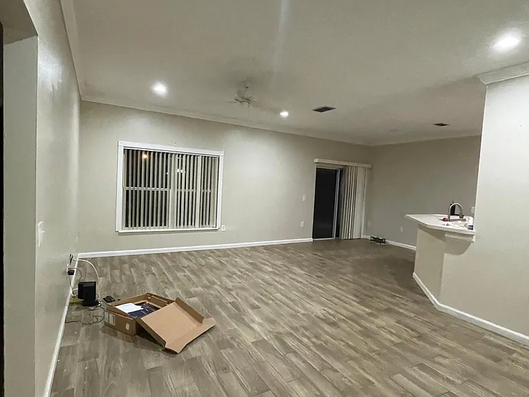 1642 Stanley Ave — Photo 8