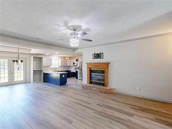 5th image of 34 N Letitia Ave