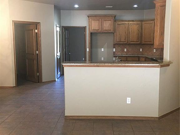 3rd image of 21400 SE 97th Pl