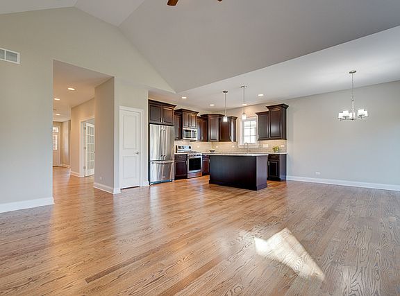 3rd image of 2727 Nicole Cir