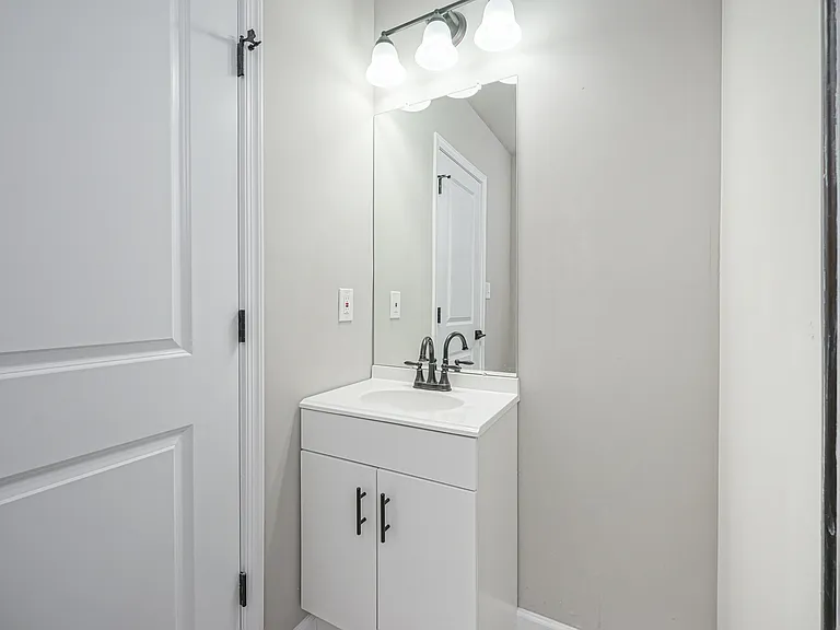 2114 Mifflin St #A — Photo 7