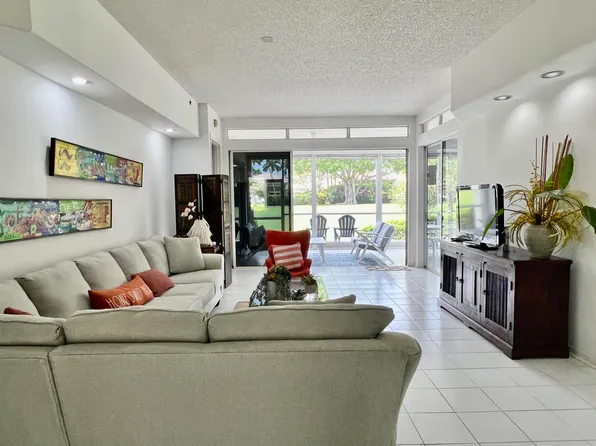 2431 NW 59th St APT 404, Boca Raton, FL 33496