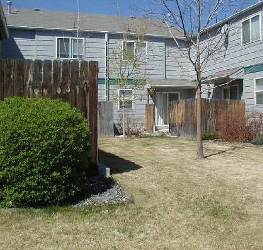 2 bed, 1.5 bath, 1400 sqft, $2,200 — Photo 2