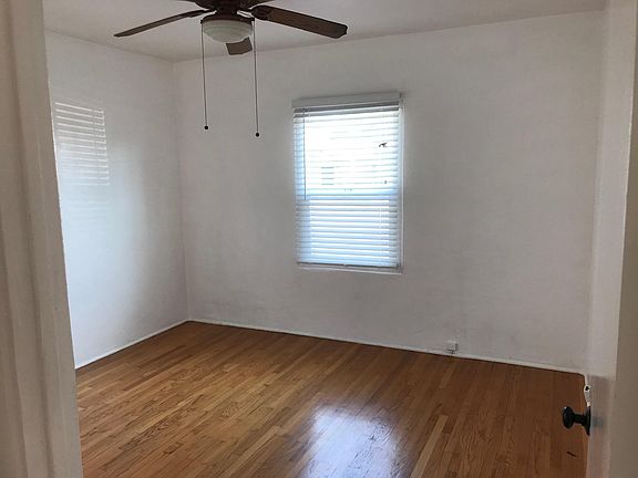 Ceiling fans in all rooms