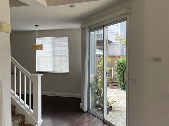 3rd image of 225 Isleford Ln