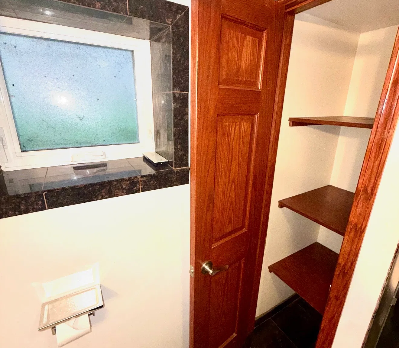2 bed, 950 sqft, $1,200 — Photo 2