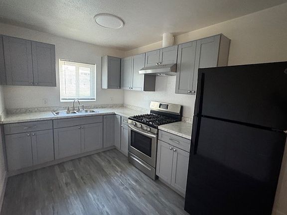 2nd image of 1617 Lisbon Ave #11