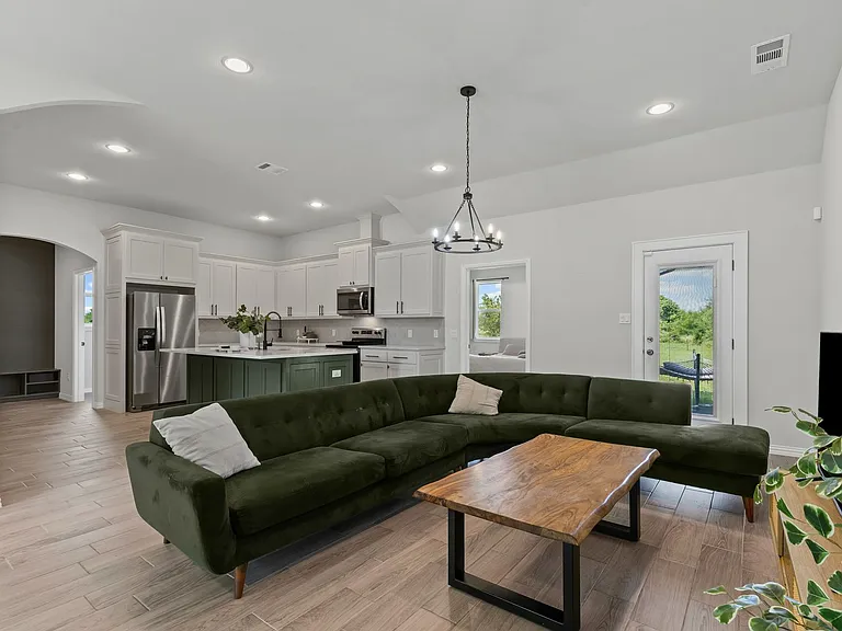 6111 Collins Ct — Photo 12