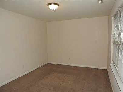 1357 Macedonia Dr — Photo 6