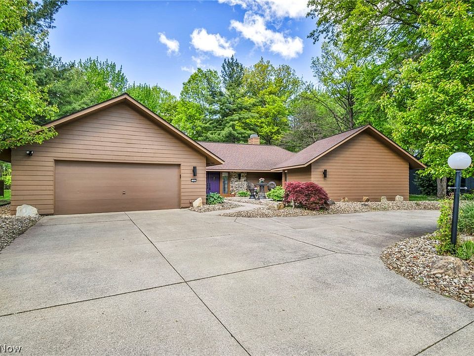1st image of 21903 Meadows Edge Ln