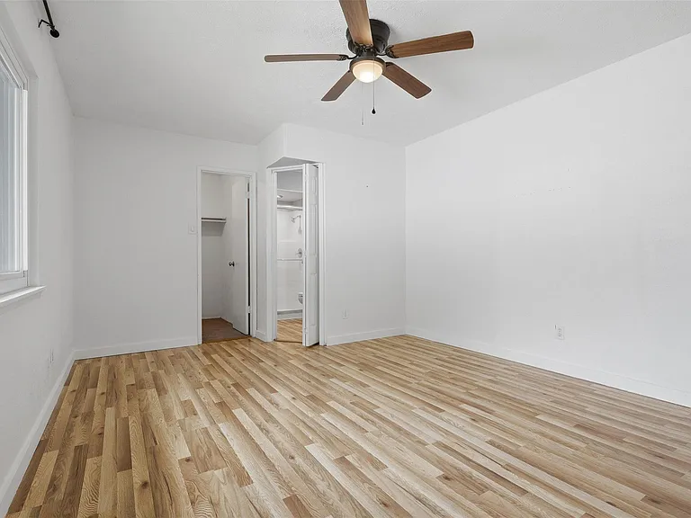 4035 Cypressdale Dr — Photo 8