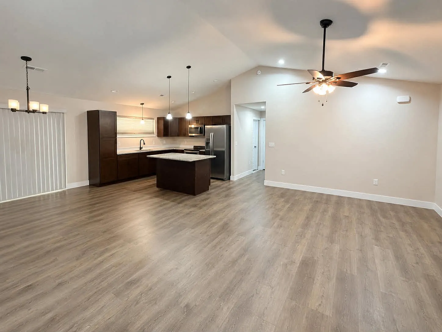 4 bed, 1580 sqft, $2,000 — Photo 3