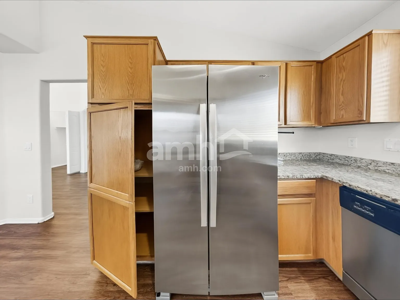 3 bed, 2.0 bath, 1222 sqft, $1,720 — Photo 4