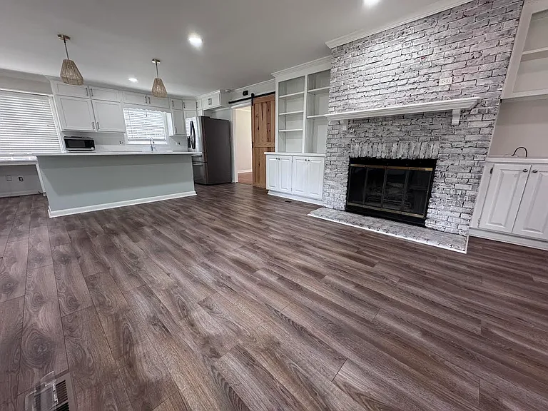 2303 Pinecliff Dr — Photo 8