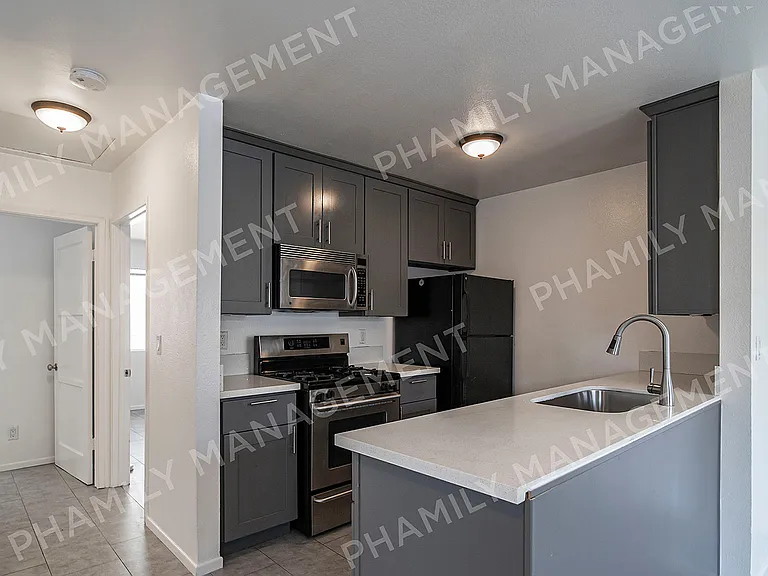 621 N Benton Way #6 — Photo 9