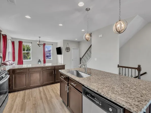6440 Perry Creek Rd, Raleigh, NC 27616