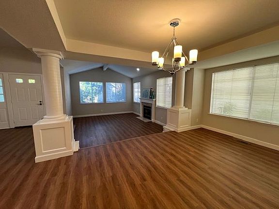 4th image of 312 Wildflower Park Ln