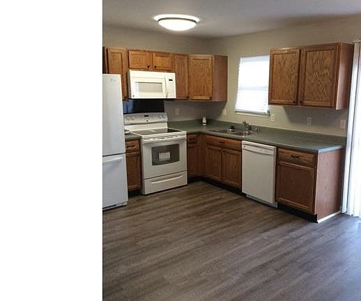 5th image of 256 Vincent Cir