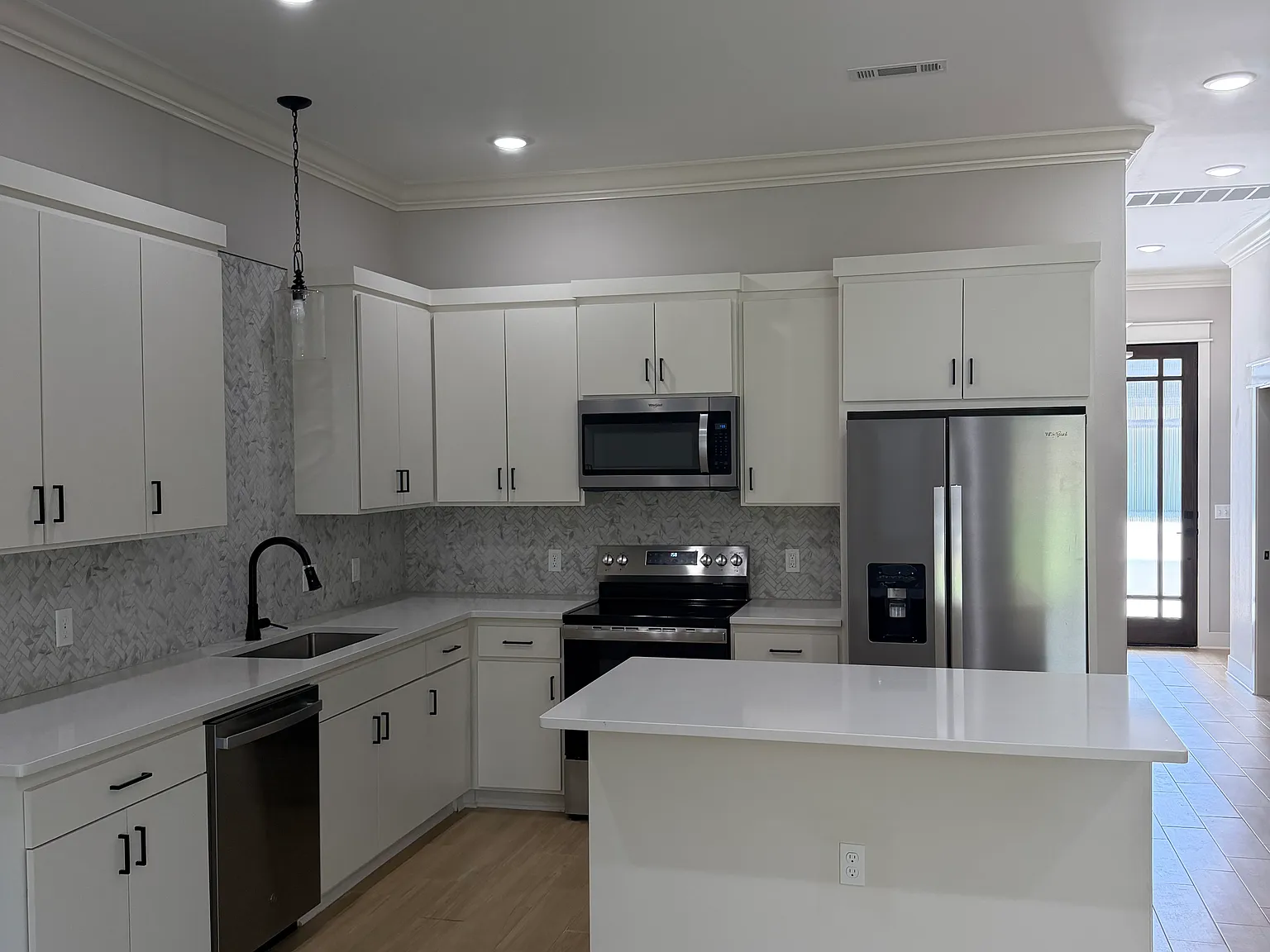 2 bed, 2.5 bath, 1636 sqft, $1,750 — Photo 2
