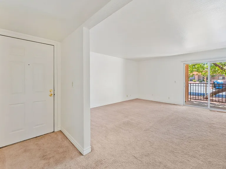 4360 Sandy River Dr #31 — Photo 4