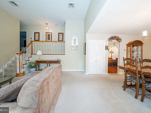 5th image of 7 Lincoln Ln