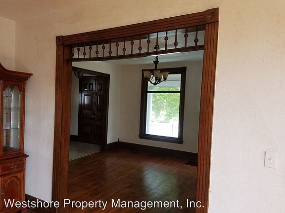 4th image of 154 Iona Ave