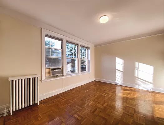 3rd image of 340 Starr St APT 1F