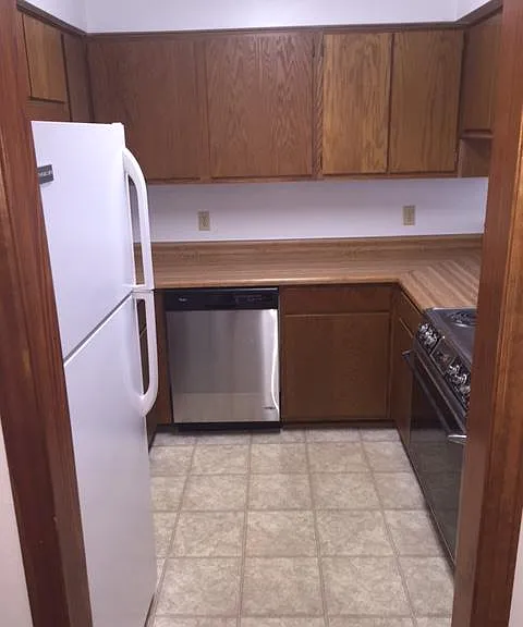 1318 Castelnau Ct — Photo 23