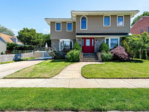 3 Grant Ave