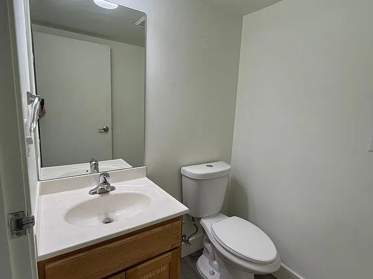 Sycamore Village — Photo 36