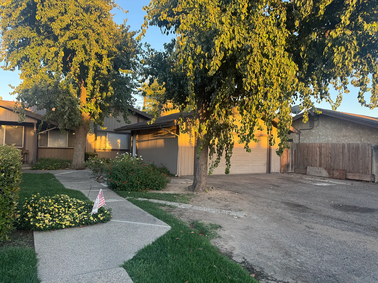 3 bed, 1600 sqft, $2,400 — Photo 1