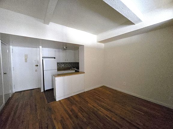 4th image of 160 Bleecker St #3B