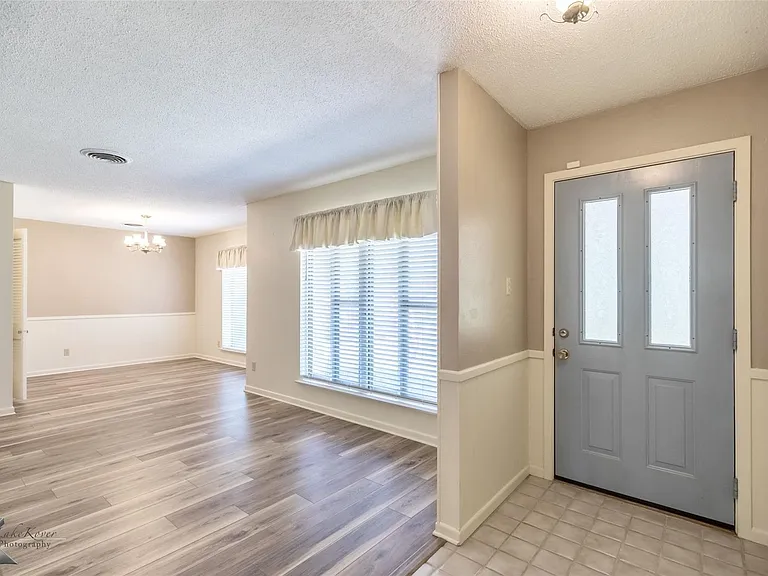 3317 Santa Monica Dr — Photo 3