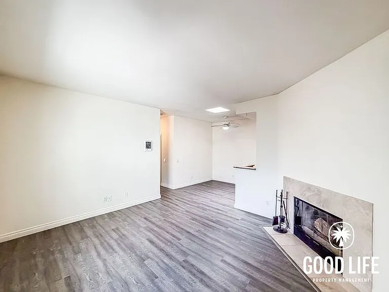 4461 Park Blvd #5 — Photo 2