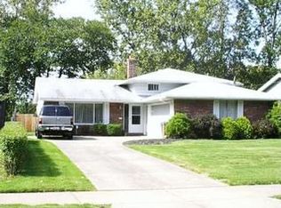 4218 Brendan Ln, North Olmsted, OH