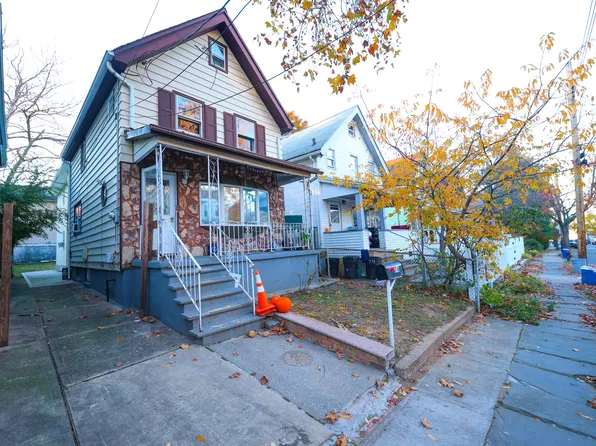 76 Simonson Avenue image 2 of 21