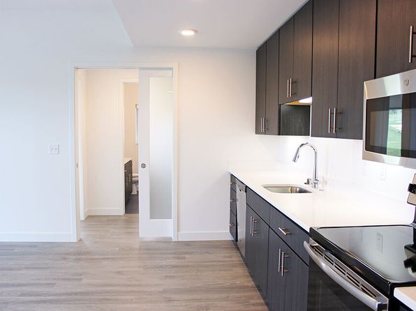 910 E Land Pl #305
