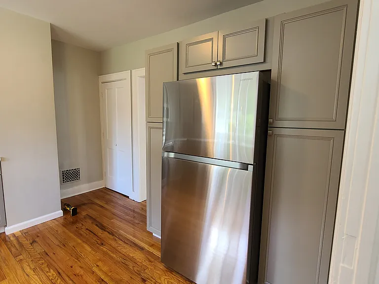 1114 N Madison St — Photo 13