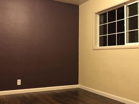 4th image of 2075 Oakwood Dr E