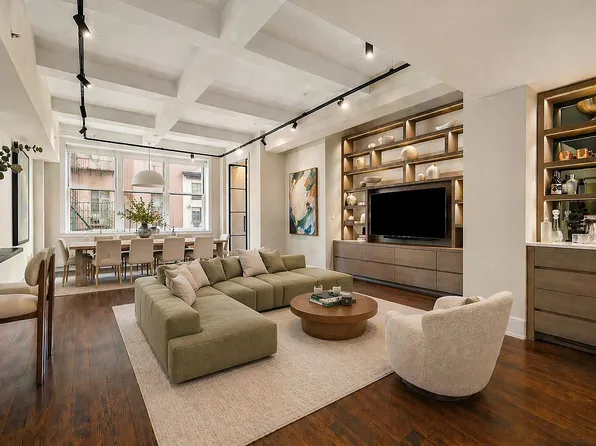 161 Grand St #3B, New York, NY 10013