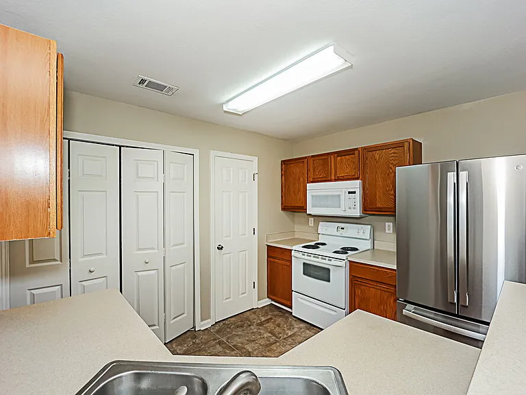 4617 Ravenwood Loop — Photo 8