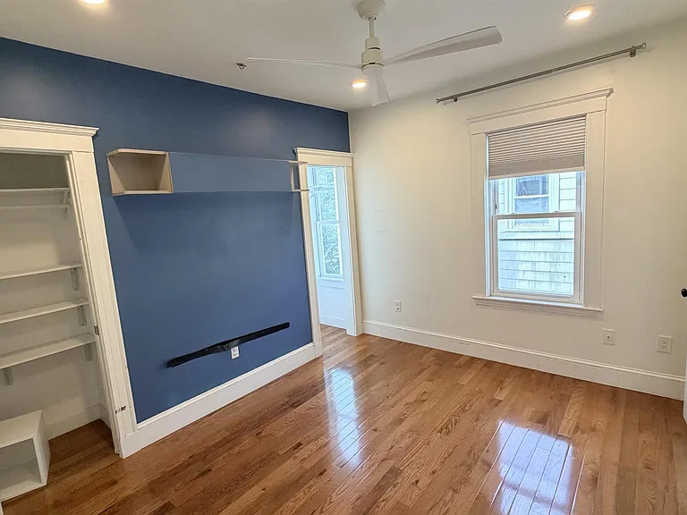 9 Ashland St #1 — Photo 10