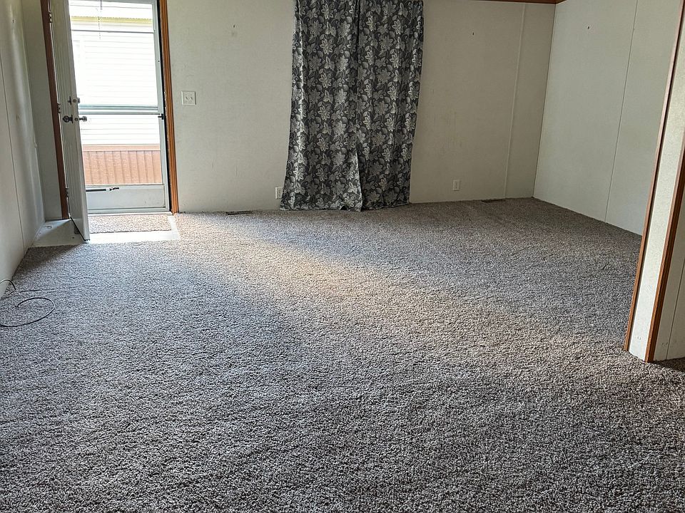 2nd image of 17 Gunridge Ln