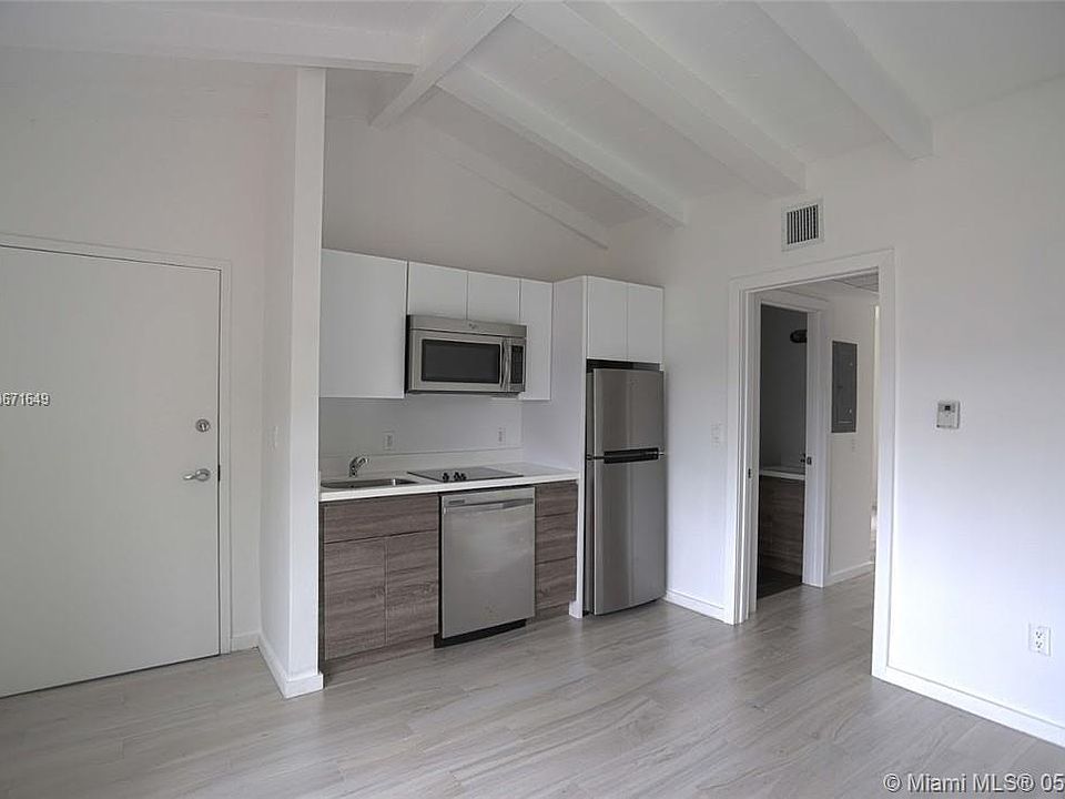 1st image of 1450 Meridian Ave APT 2